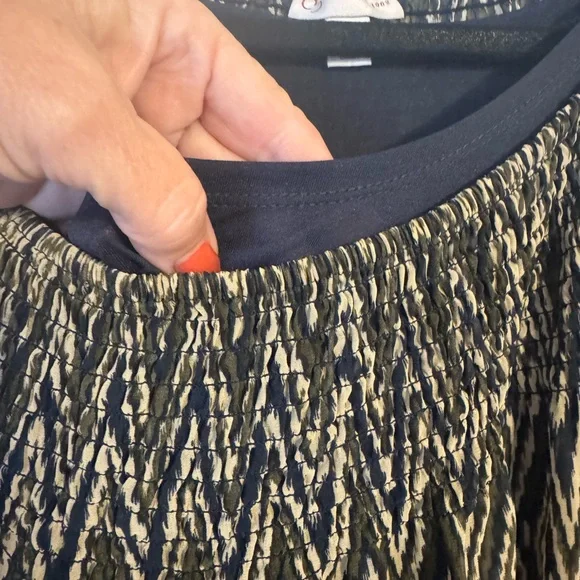 NAVY/TAN PRINT TOP w/SLEEVE DETAIL   PLUS: 2X    #W - Picture 9 of 12